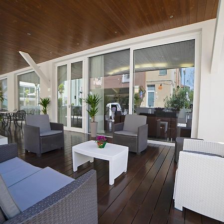 Hotel Ricci Rimini Buitenkant foto